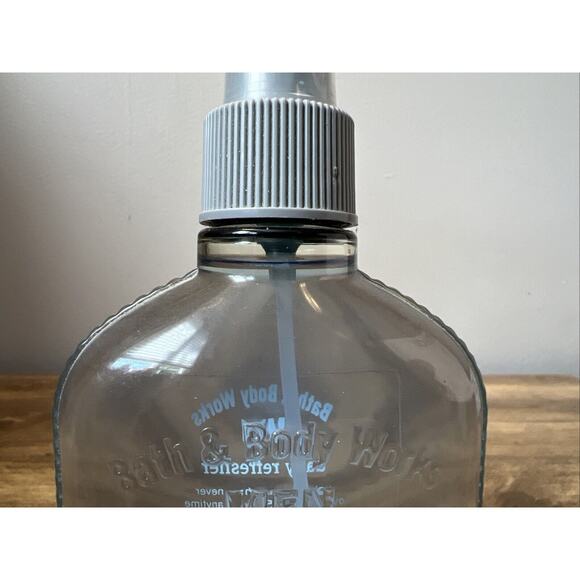 Bath & Body Works Men Mountain Frost Daily Refresher - 8 fl oz - Picture 3 of 6